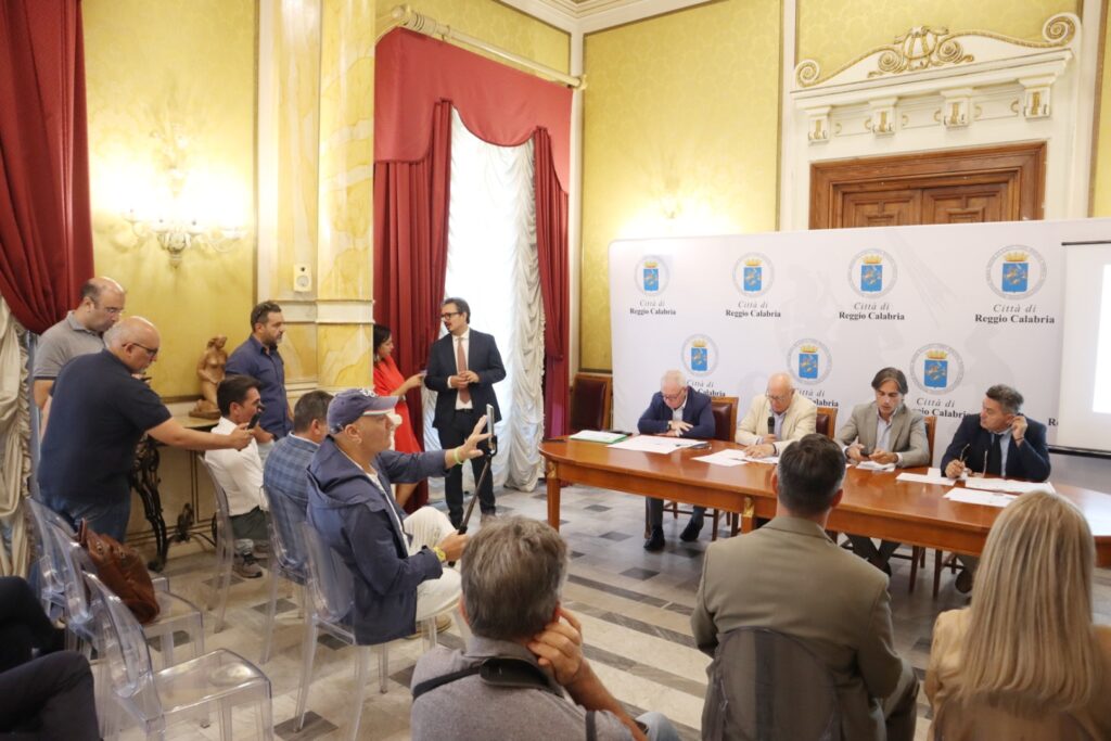 Conferenza piano straordinario rifacimento strade a Reggio Calabria