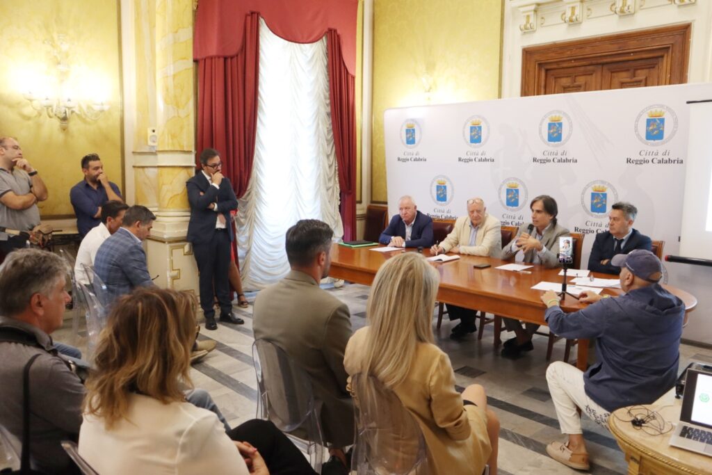 Conferenza piano straordinario rifacimento strade a Reggio Calabria