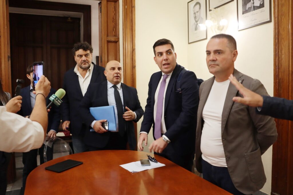 Opposizione consiglio comunale reggio calabria