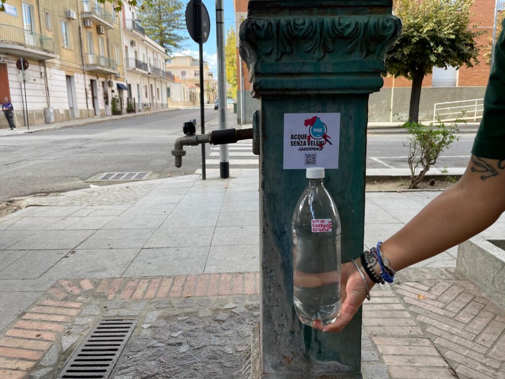 PFAS_GP_SidernoCalabria bottiglia acqua potabile fontana