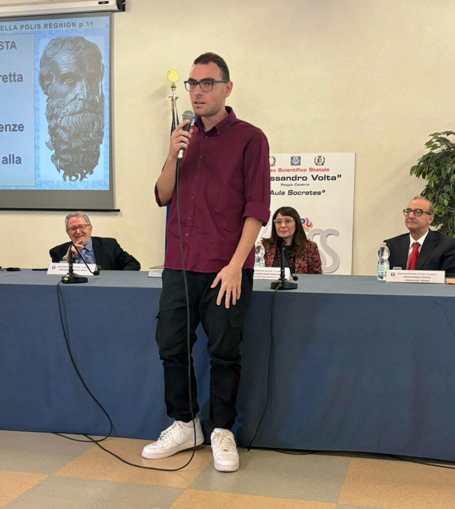 Premio Girolamo Tripodi a studente del Volta Stefano Marino