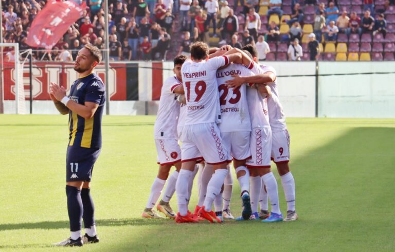 Reggina-Licata esultanza gol