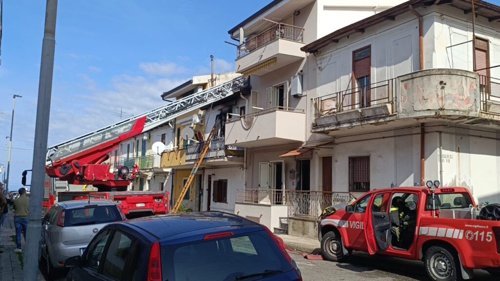 incendio palazzo palmi