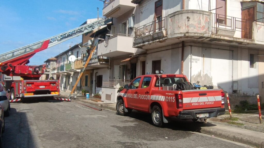 incendio palazzo palmi