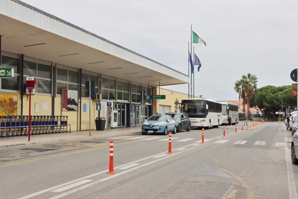 parcheggi aeroporto dello stretto