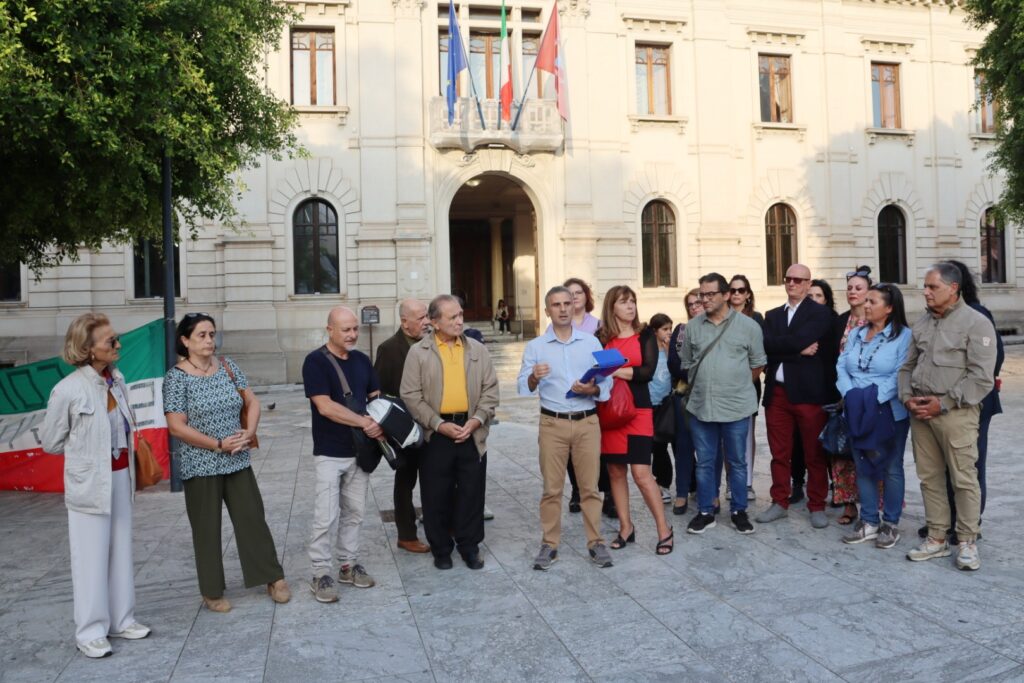 protesta comitato quertiere reggio calabria