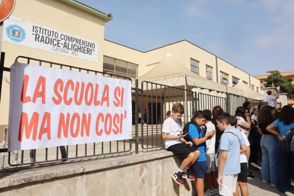 protesta scuola reggio calabria