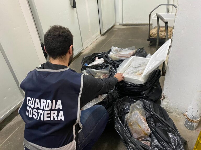 sequestro pesca guardia costiera