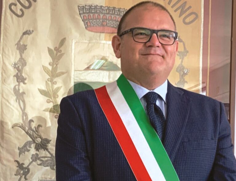 sindaco di Poggiomarino Maurizio Falanga