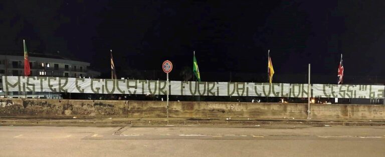 striscione tifosi acireale