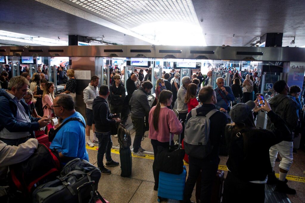 treni roma termini caos