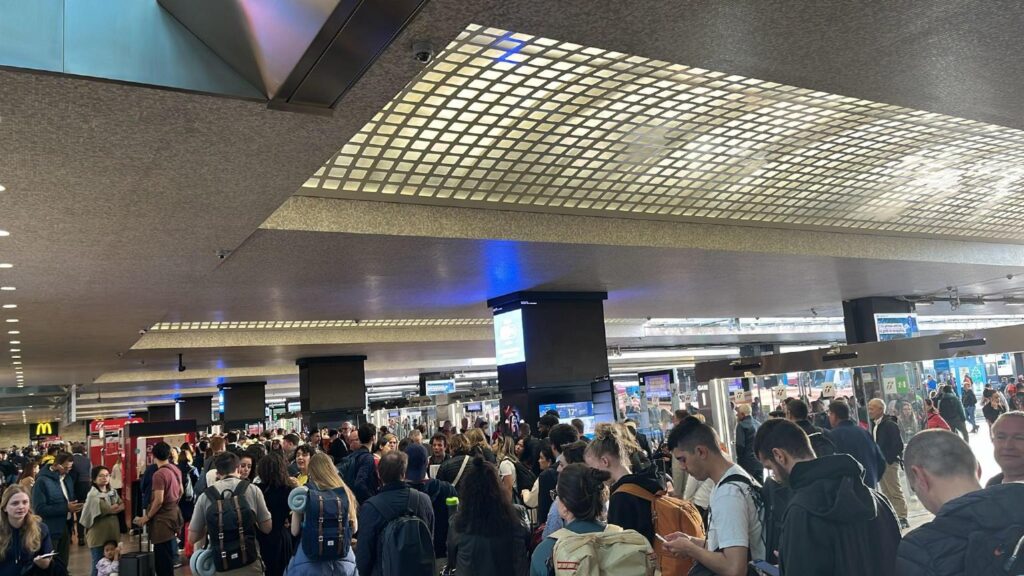 treni roma termini caos