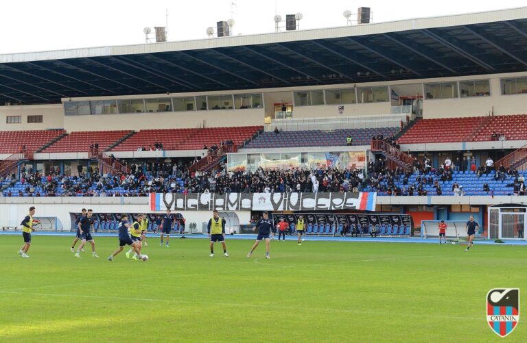 Allenamento Catania a porte aperte