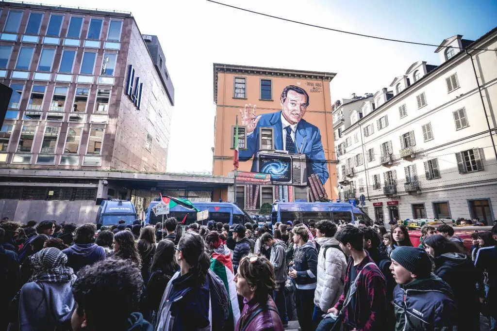 Studenti contro la Meloni a Torino