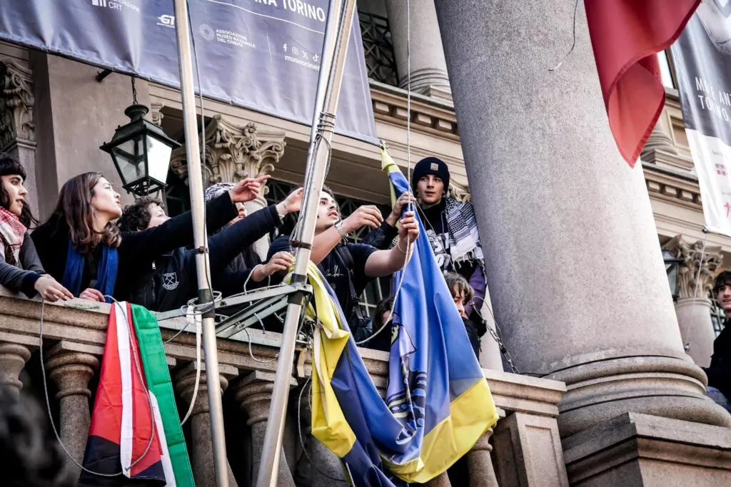 Studenti contro la Meloni a Torino