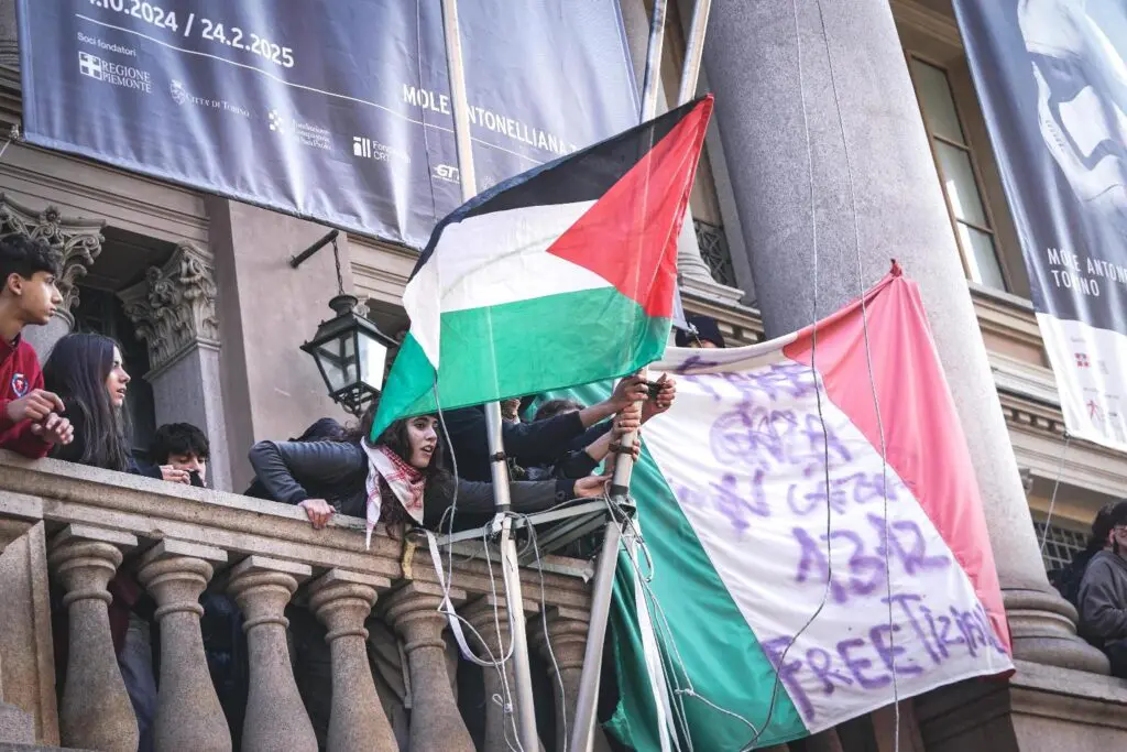 Studenti contro la Meloni a Torino