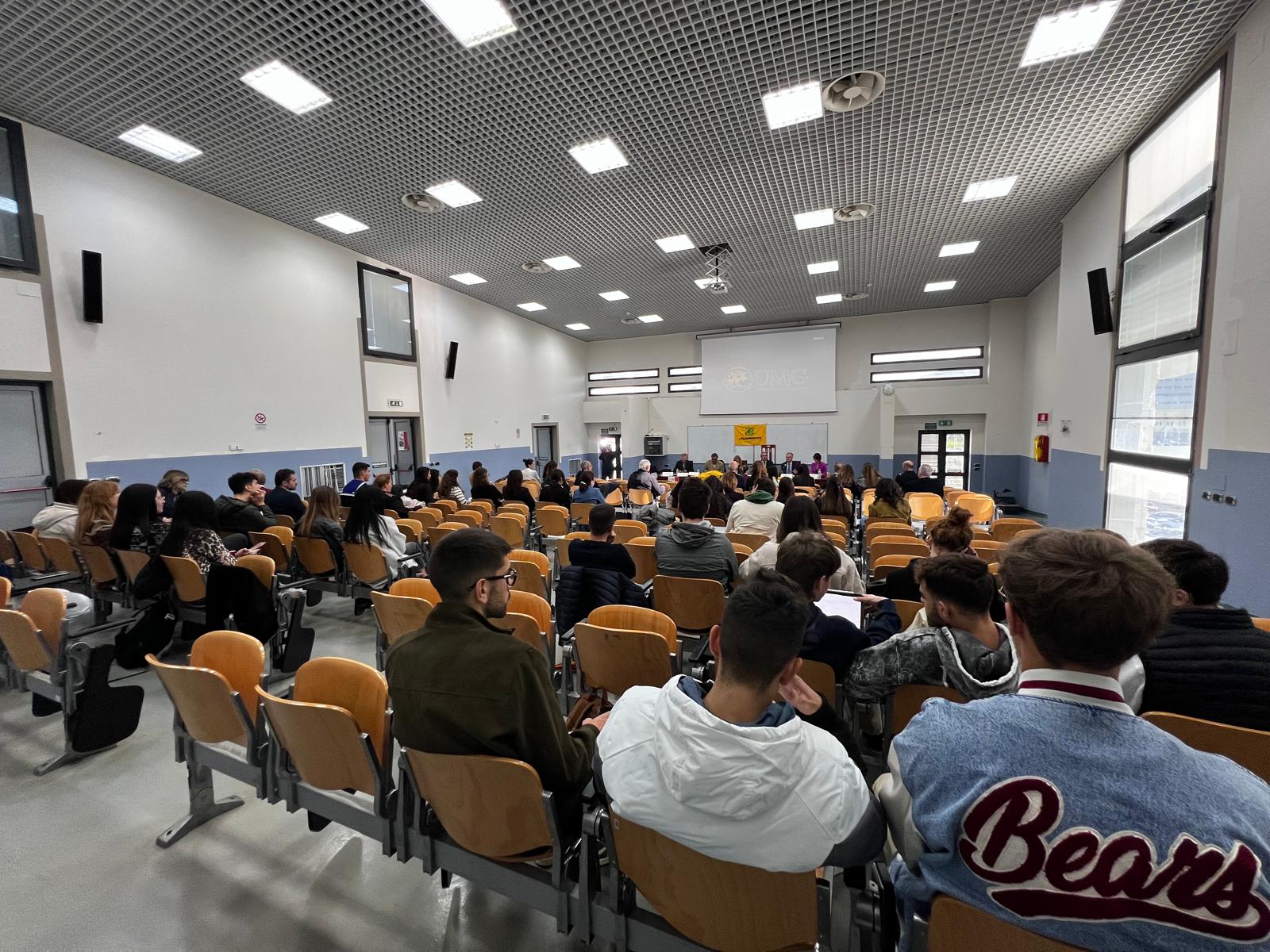 Ecomafia 2024 sala con gli studenti