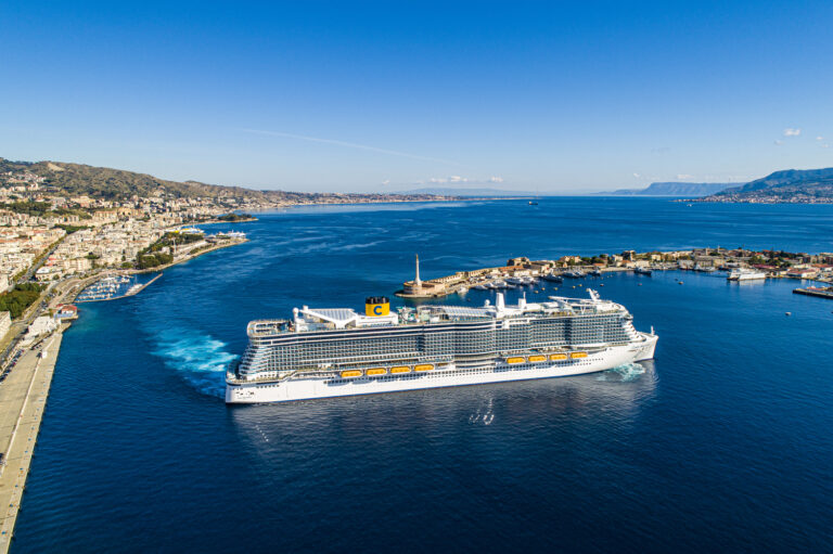 Nave da Crociera Porto Messina