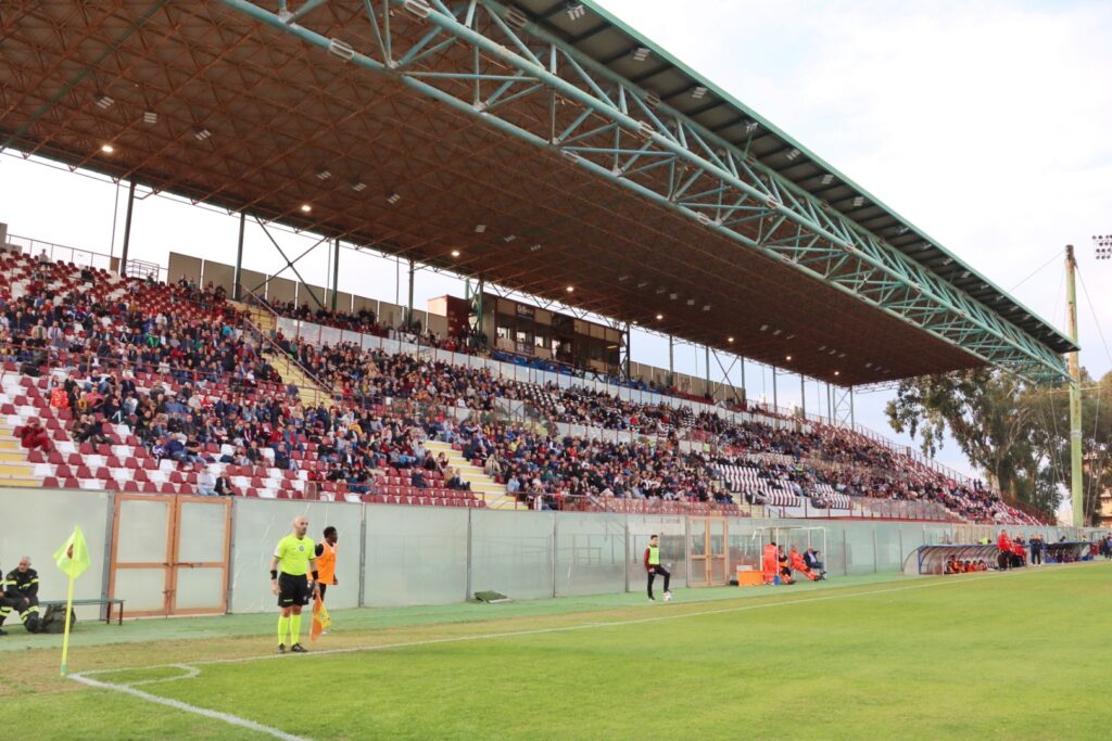 Reggina-Sambiase tifosi Granillo tribuna coperta