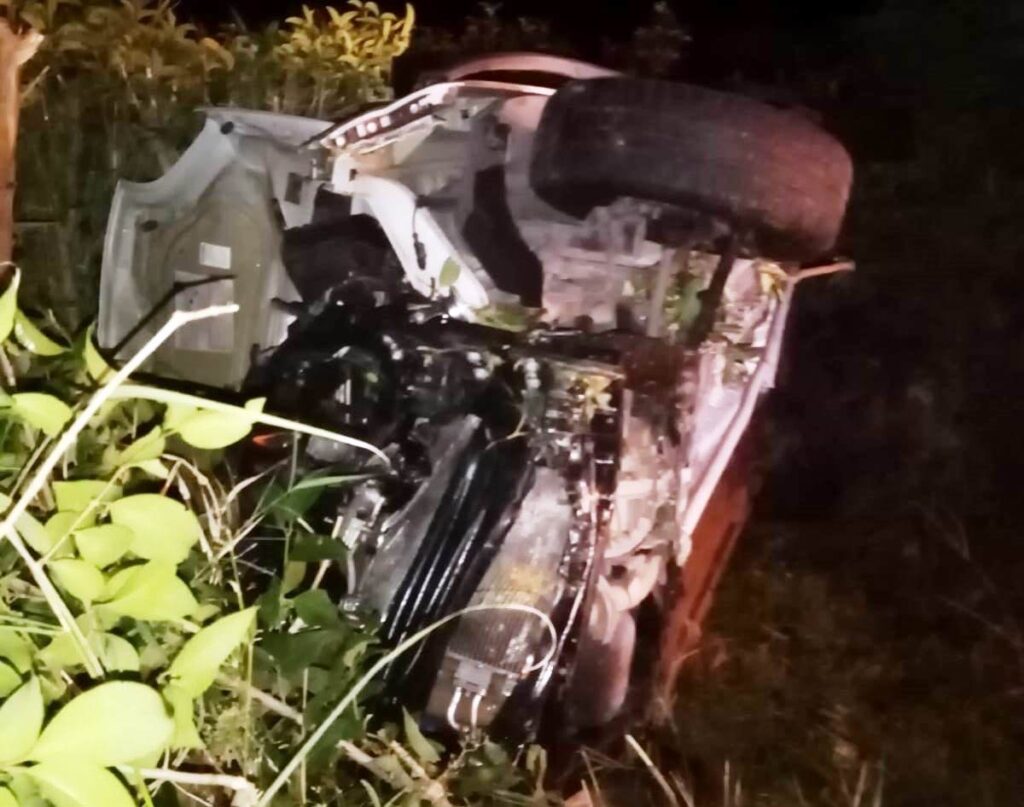 auto della guardia fuori strada