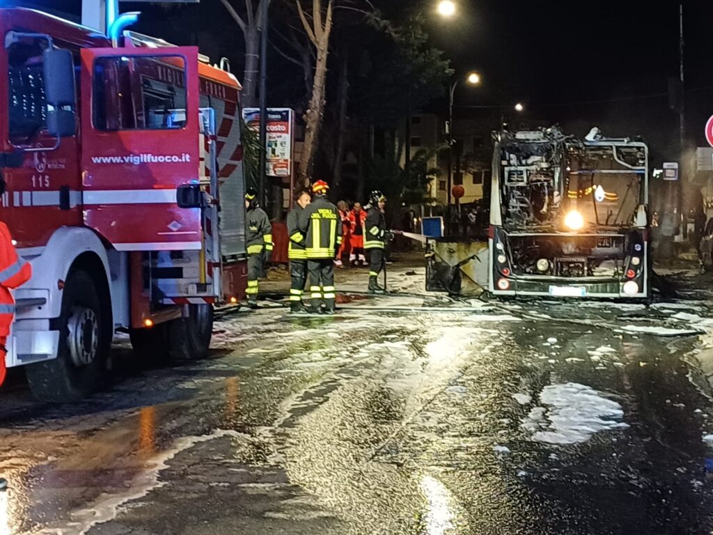 autobus atam esploso reggio calabria