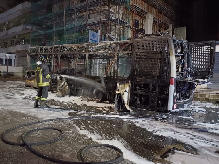 autobus atam esploso reggio calabria