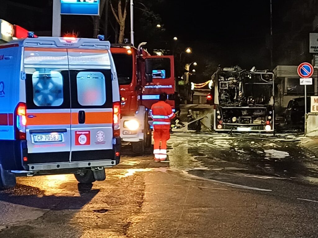 autobus atam esploso reggio calabria