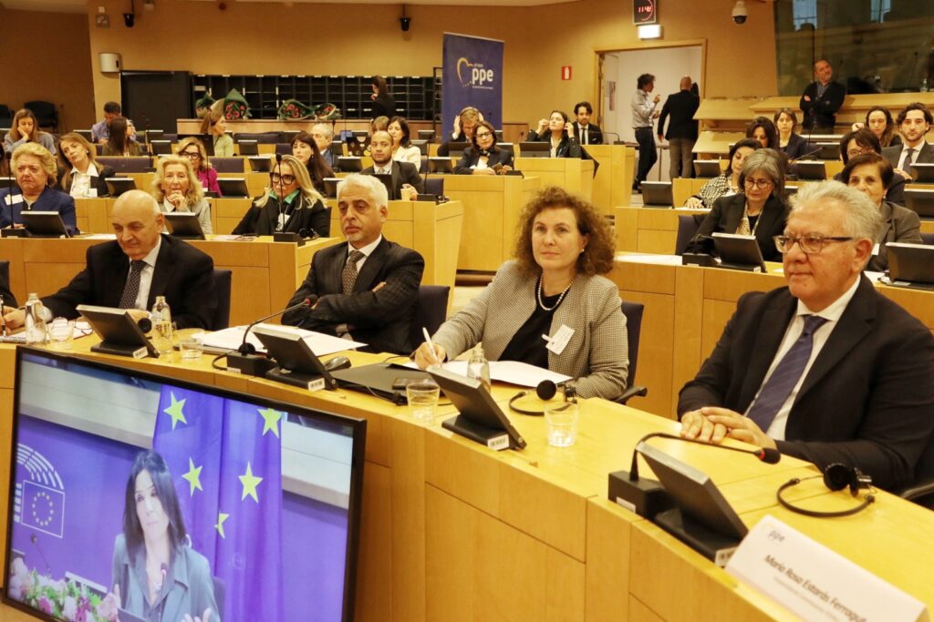 convegno parlamento europeo con giusi princi Intelligenza Artificiale per il cambiamento combattere la violenza di genere con l’innovazione