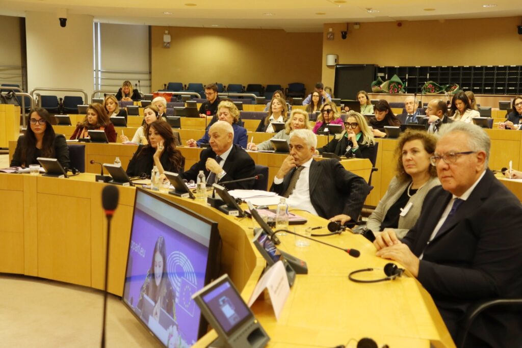 convegno parlamento europeo con giusi princi Intelligenza Artificiale per il cambiamento combattere la violenza di genere con l’innovazione