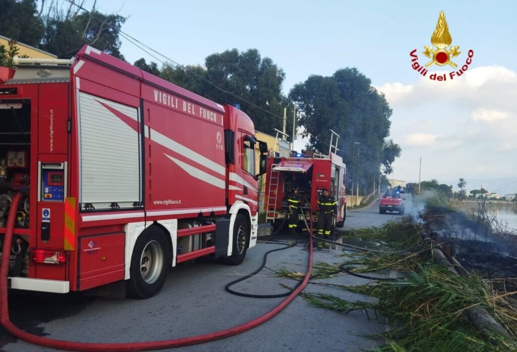 incendio imbarcazione