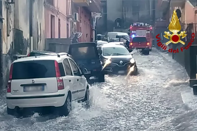 strade allagate sicilia