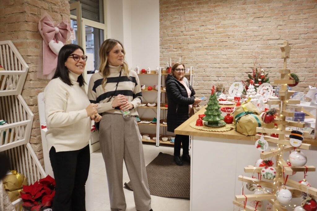 Angela Robusti e Corredino Sospeso