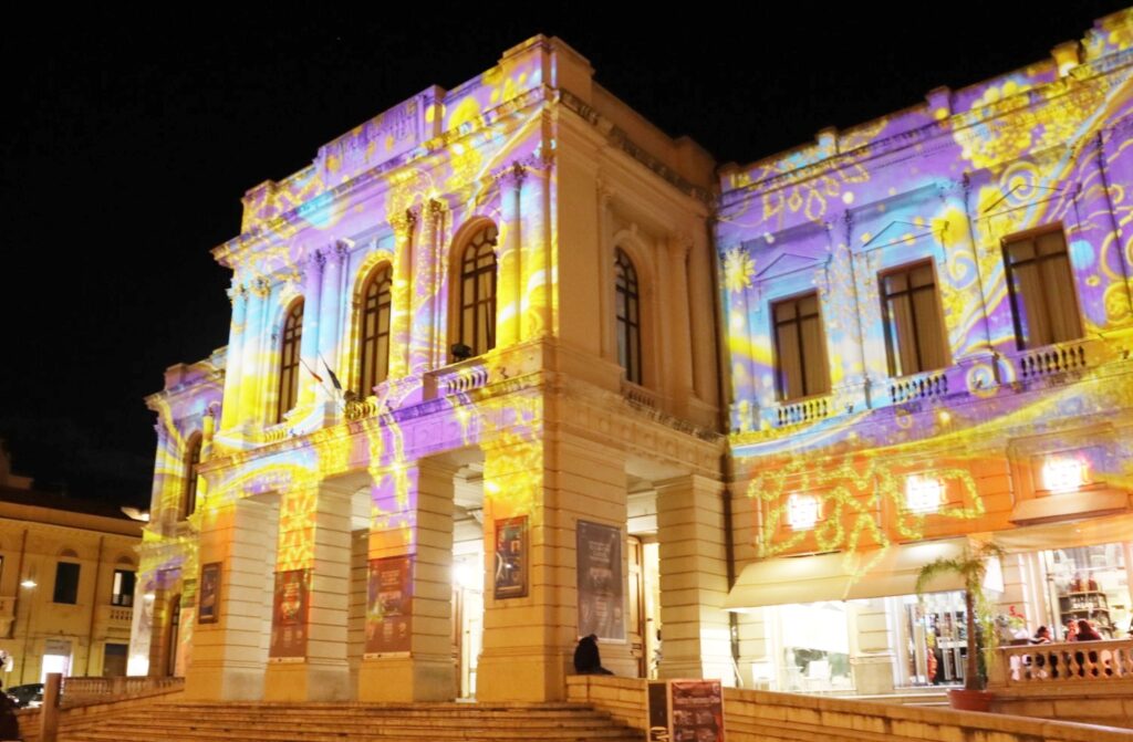 Concerto di Natale Università Mediterranea teatro cilea illuminato per natale