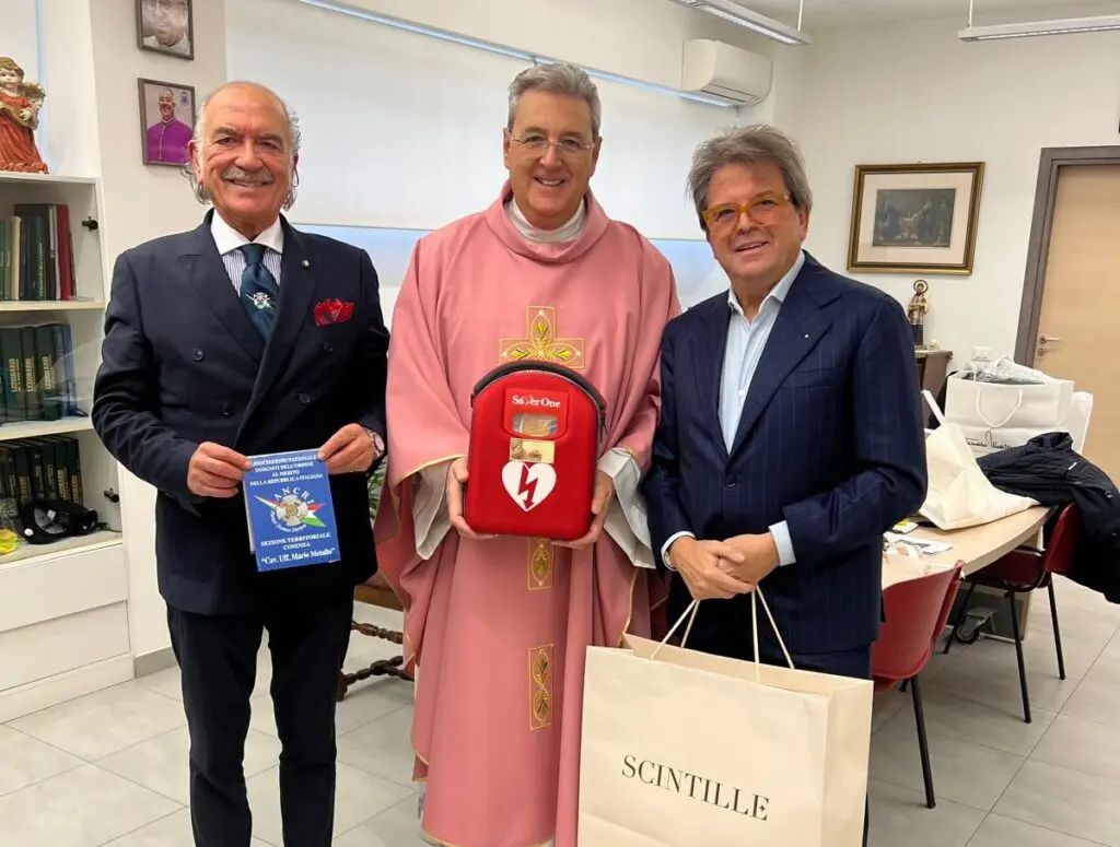 Defibrillatore Sergio Mazzuca Comunità Sant'Aniello