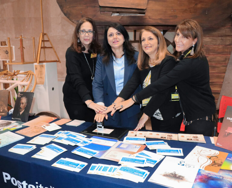 Dirigente Borrello con il team di Poste Italiane