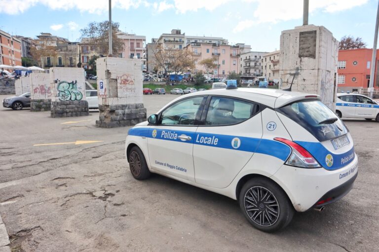 Piazza del popolo parcheggio capodanno polizia municipale