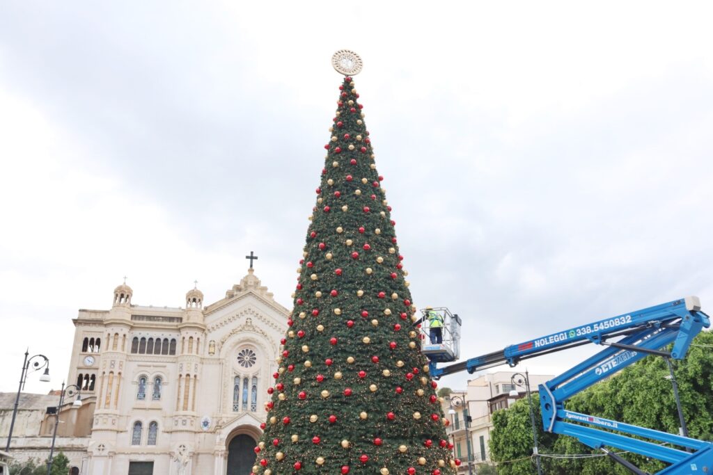 albero natale reggio calabria 2024