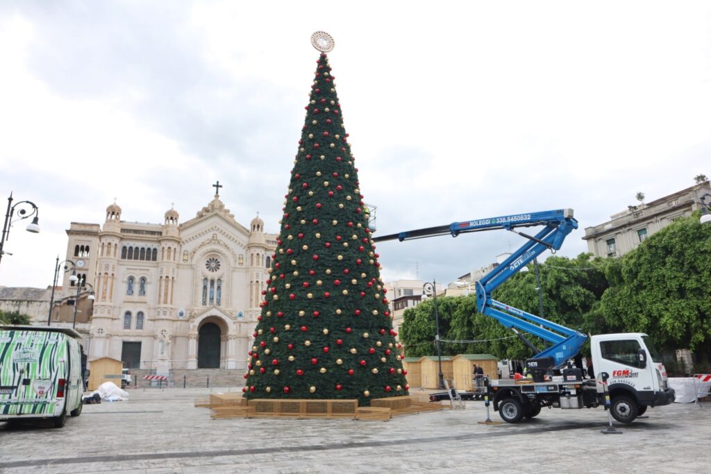 albero natale reggio calabria 2024