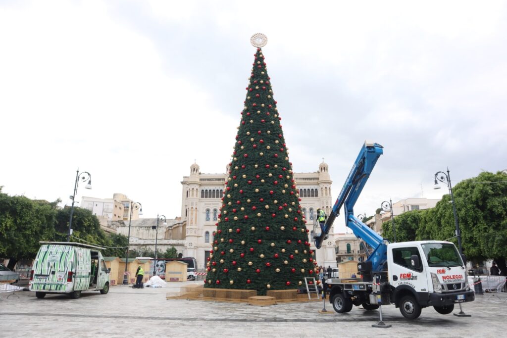 albero natale reggio calabria 2024