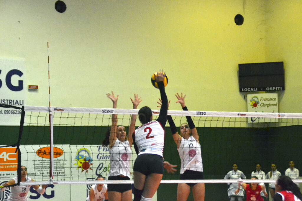 azione di gioco Team Volley Messina Serie C Femminile