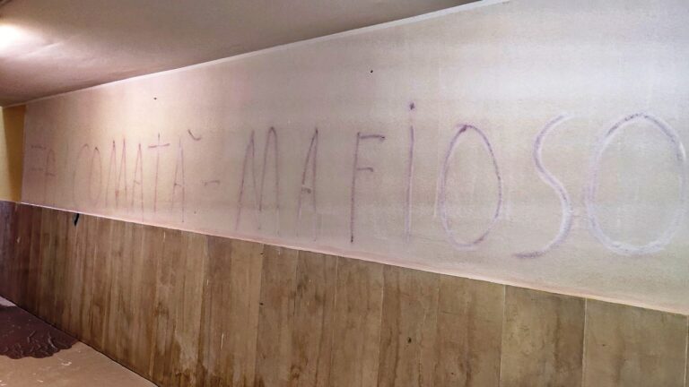 falcomatà mafioso scritte stazione san gregorio