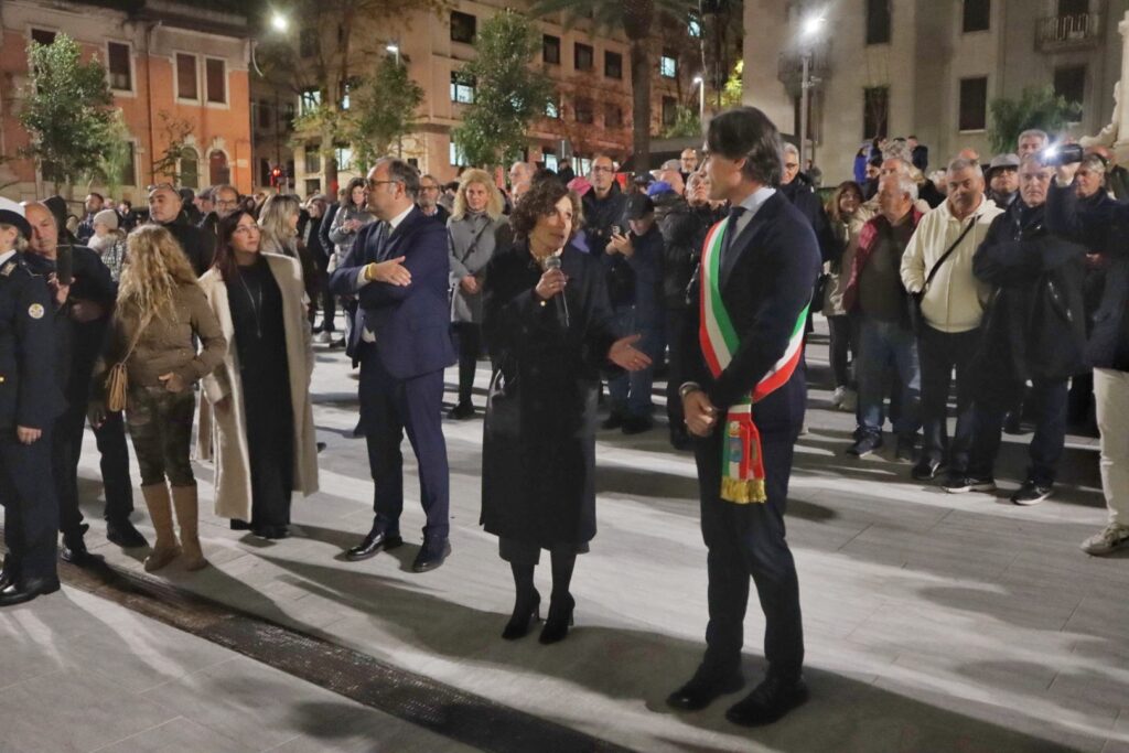 inaugurazione piazza de nava