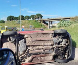 incidente auto ribaltata uscita gallina