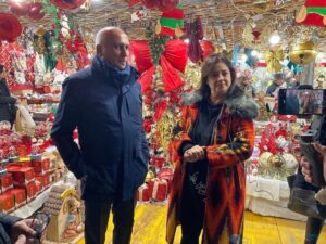 mercatini natale cosenza con sindaco franz caruso