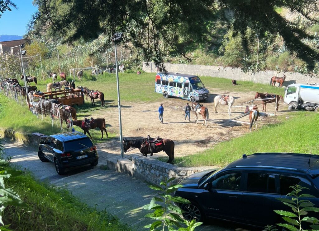 passeggiata a cavallo fiumara