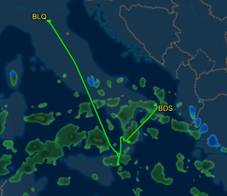 volo bologna reggio calabria dirottato